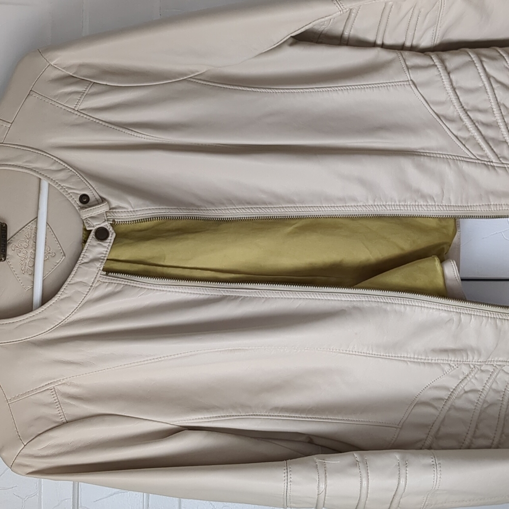 Jacket - Picture 2 of 4
